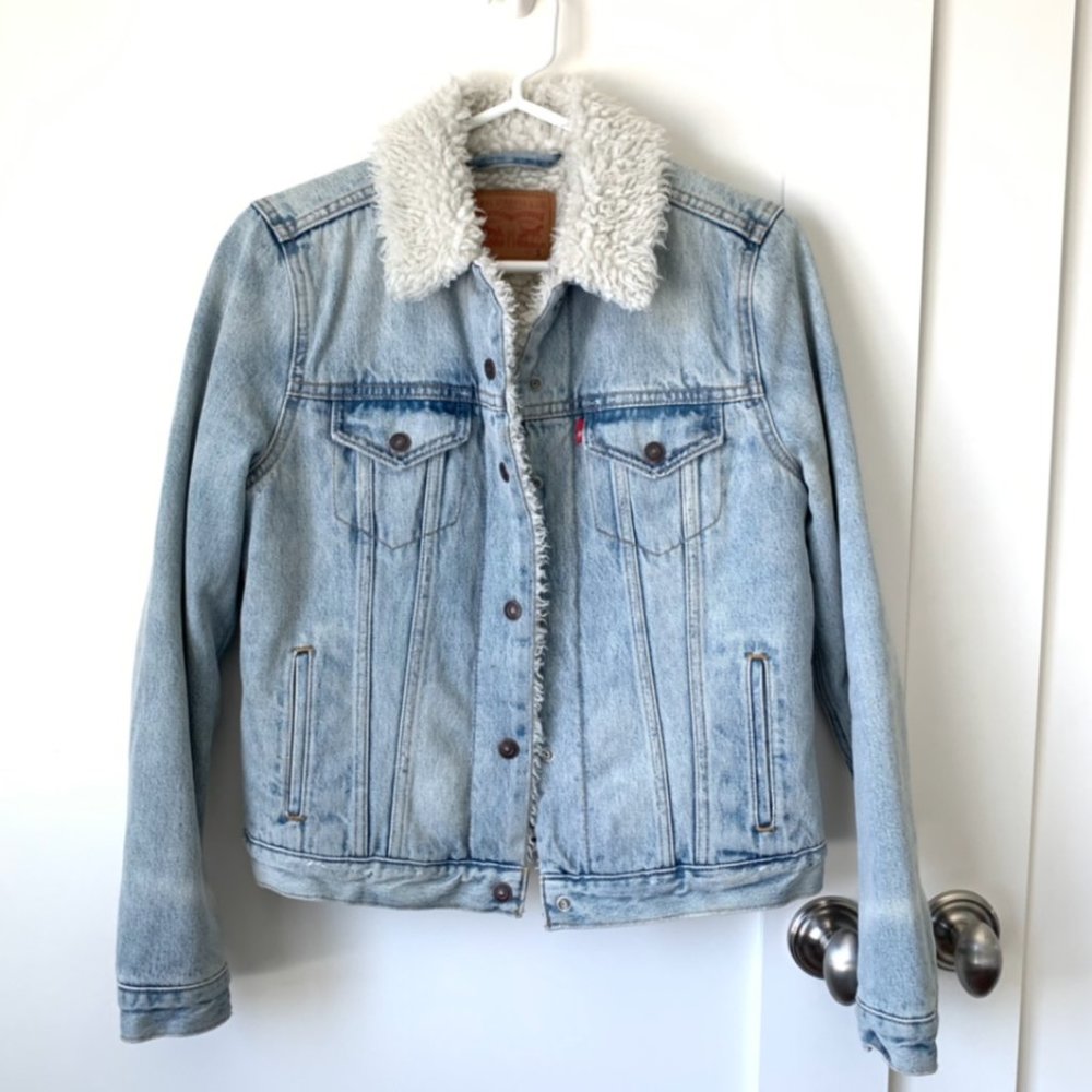 Levi’s Sherpa Trucker Jacket - Picture 2 of 3